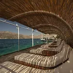 Dolphin Hotel 3*