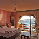Dolphin Hotel 3*